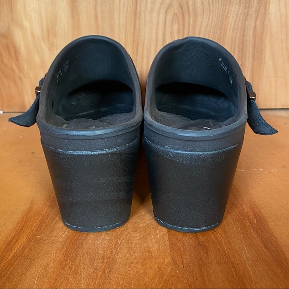 Womens 9 Crocs Sarah Clogs Black SEF1402 - Picture 4 of 8